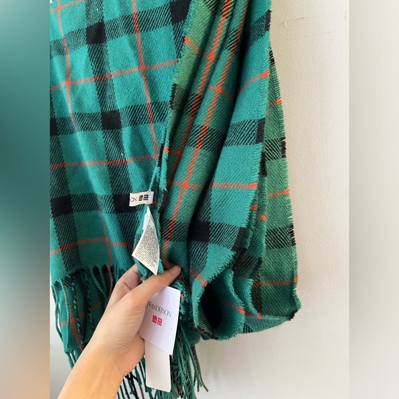 NWT JW Anderson x Uniqlo Green Long Scarf - Picture 5 of 5